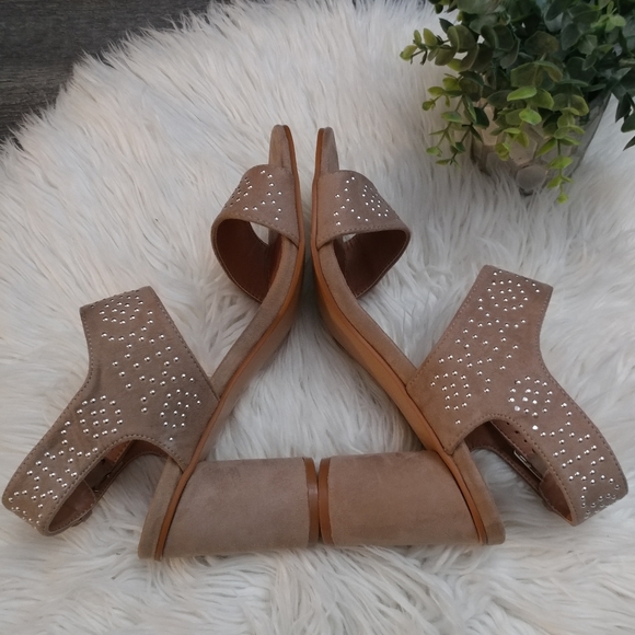 Vanessa Wu Studded Heeled Sandals

Size 40 - Picture 5 of 11